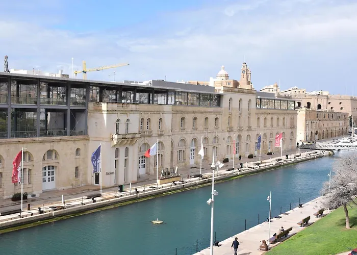 Cottonera Lines Boutique *